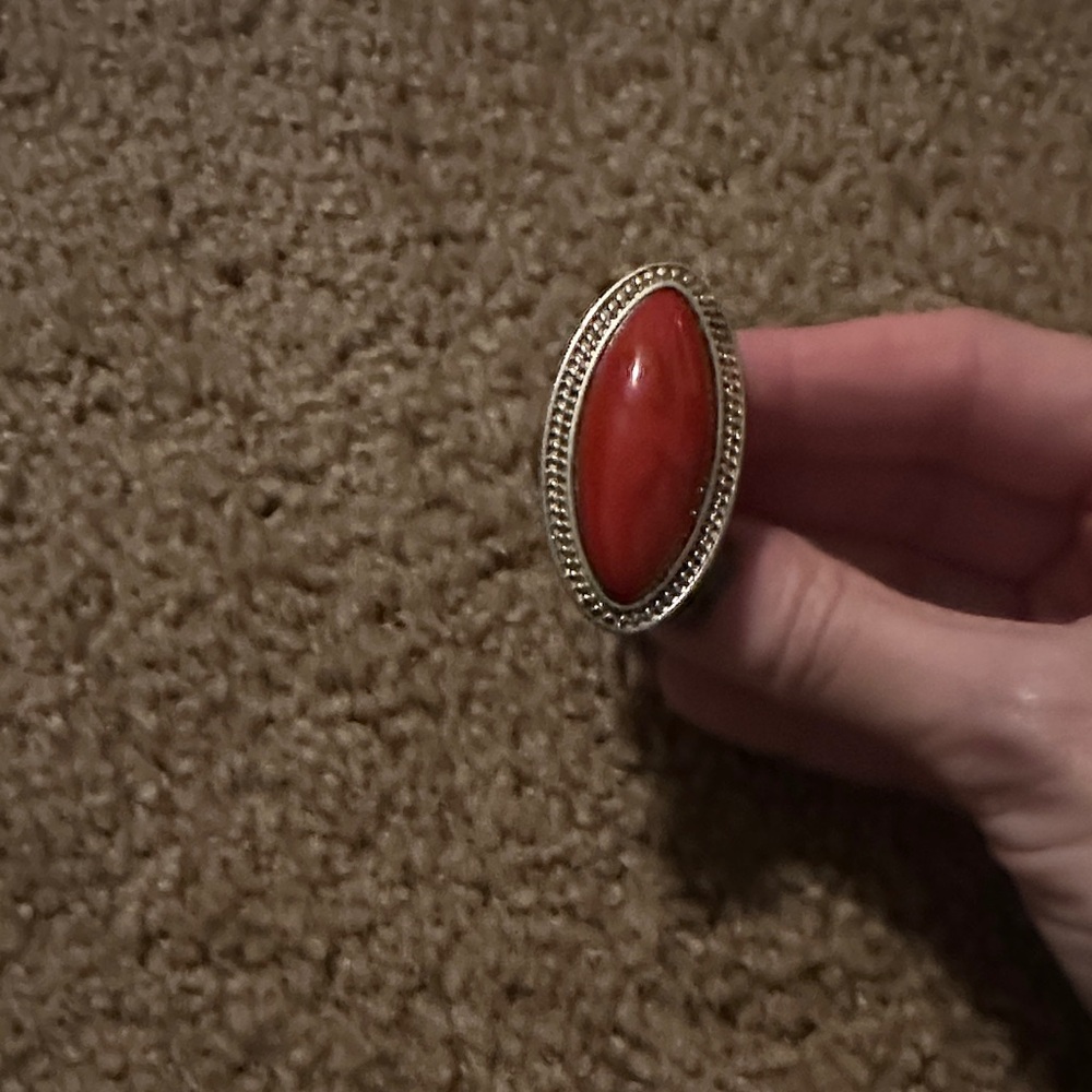 Elegant Gold and Red Oval Ring